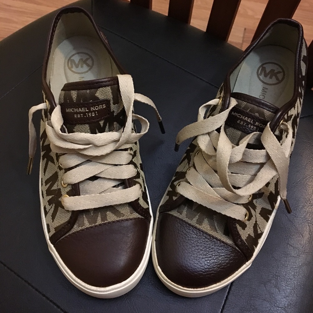 Beautiful Micheal kors sneakers 6 1/12m